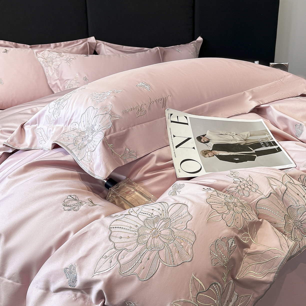 91家纺网 家纺一手货源 找家纺 置顶家纺 2025新款亲肤加厚磨毛刺绣四件套-花间拾梦系列 花间拾梦-浅豆沙