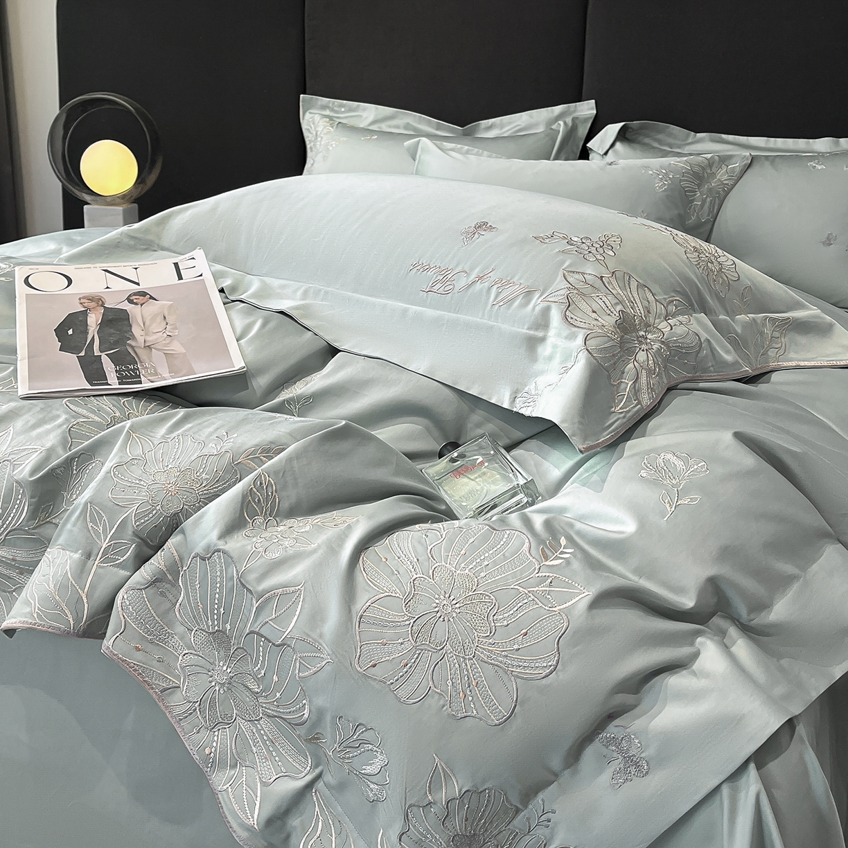 91家纺网 家纺一手货源 找家纺 置顶家纺 2025新款亲肤加厚磨毛刺绣四件套-花间拾梦系列 花间拾梦-月影蓝