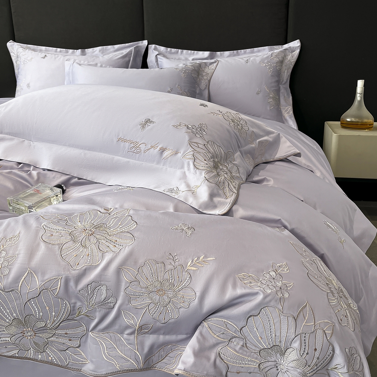 91家纺网 家纺一手货源 找家纺 置顶家纺 2025新款亲肤加厚磨毛刺绣四件套-花间拾梦系列 花间拾梦-香芋紫