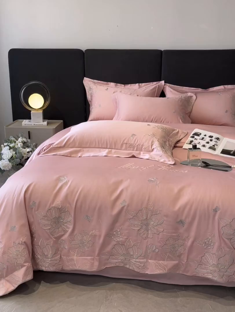 91家纺网 家纺一手货源 找家纺 置顶家纺 2025新款亲肤加厚磨毛刺绣四件套-花间拾梦系列 花间拾梦-浅豆沙