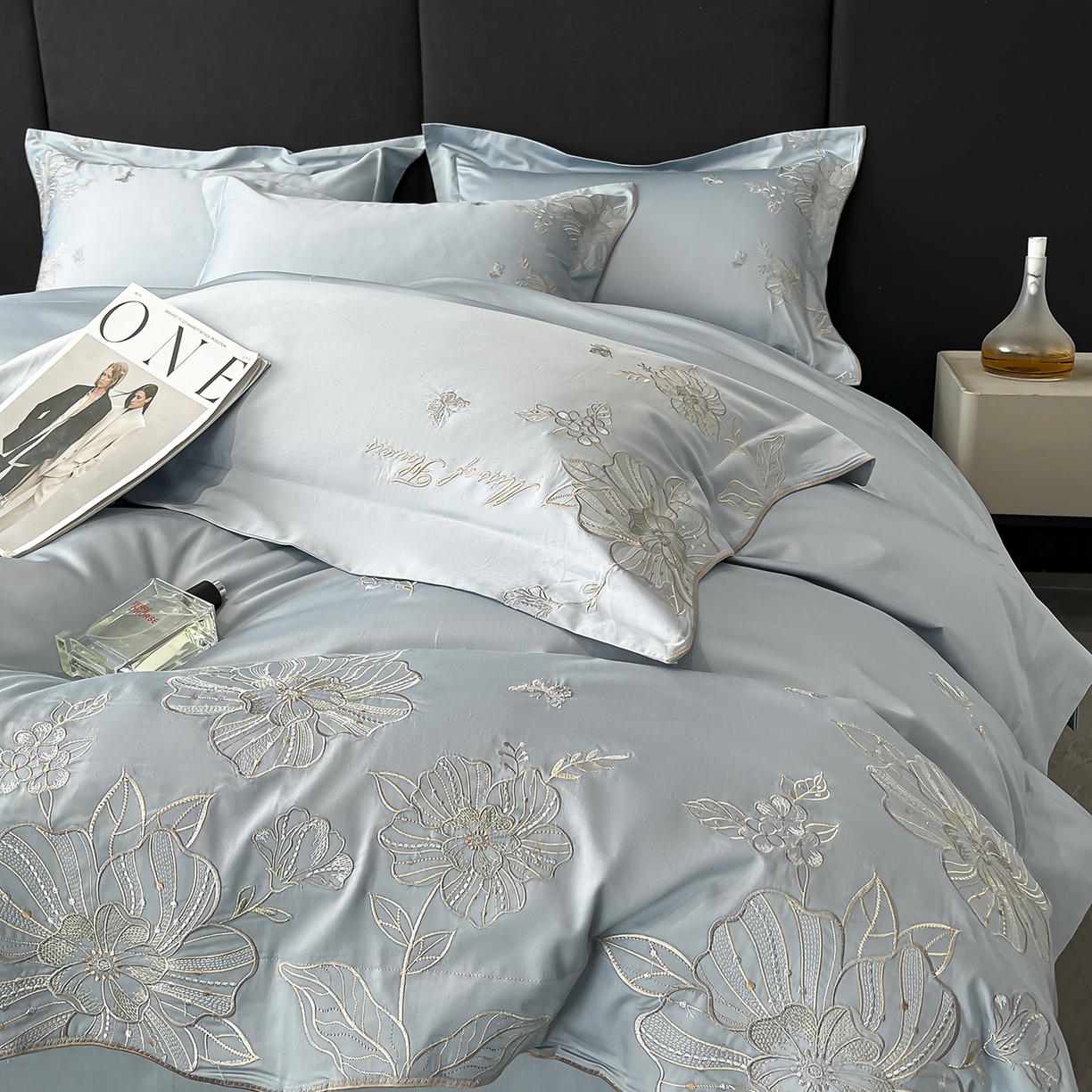 91家纺网 家纺一手货源 找家纺 置顶家纺 2025新款亲肤加厚磨毛刺绣四件套-花间拾梦系列 花间拾梦-浅蓝