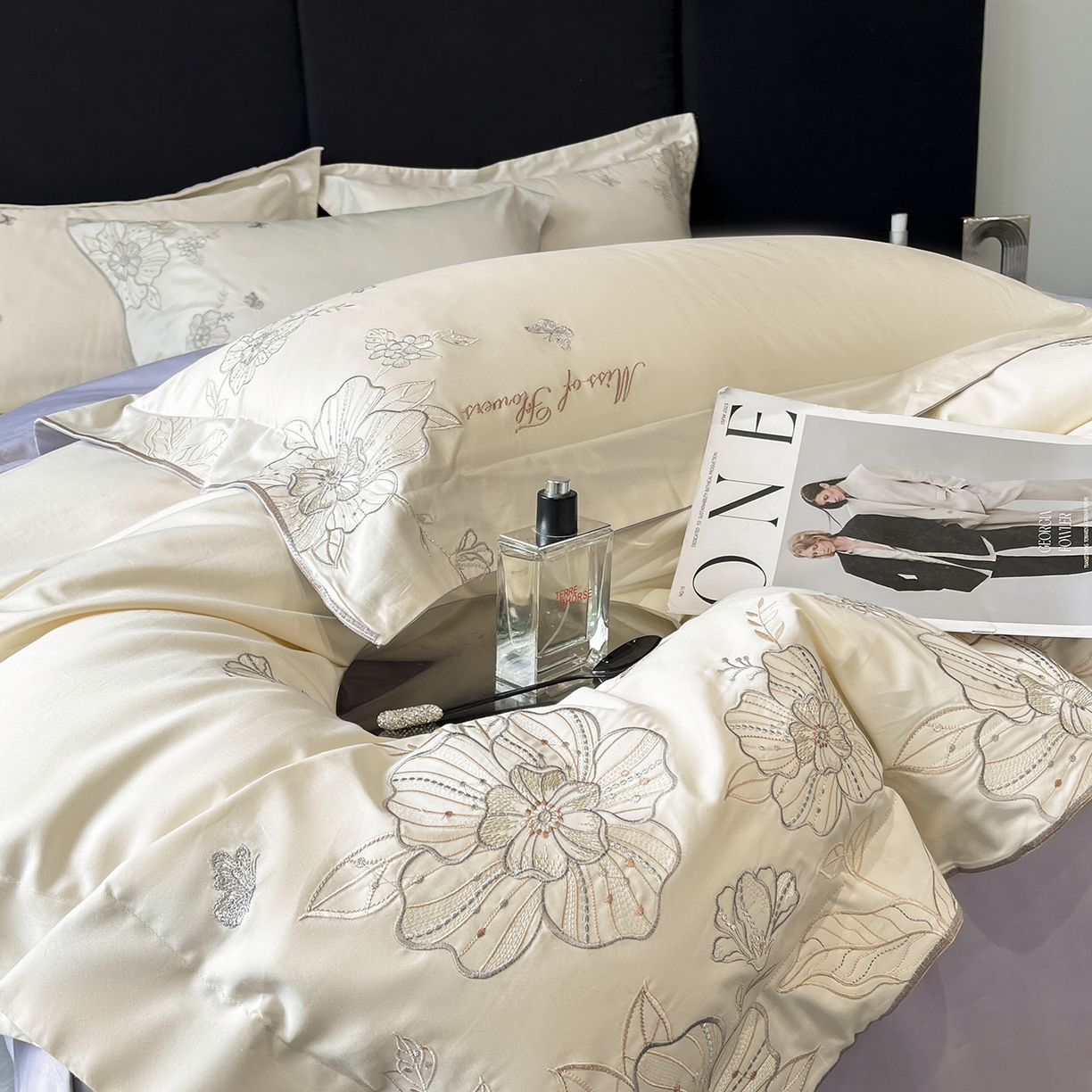 91家纺网 家纺一手货源 找家纺 置顶家纺 2025新款亲肤加厚磨毛刺绣四件套-花间拾梦系列 花间拾梦-白+香芋紫