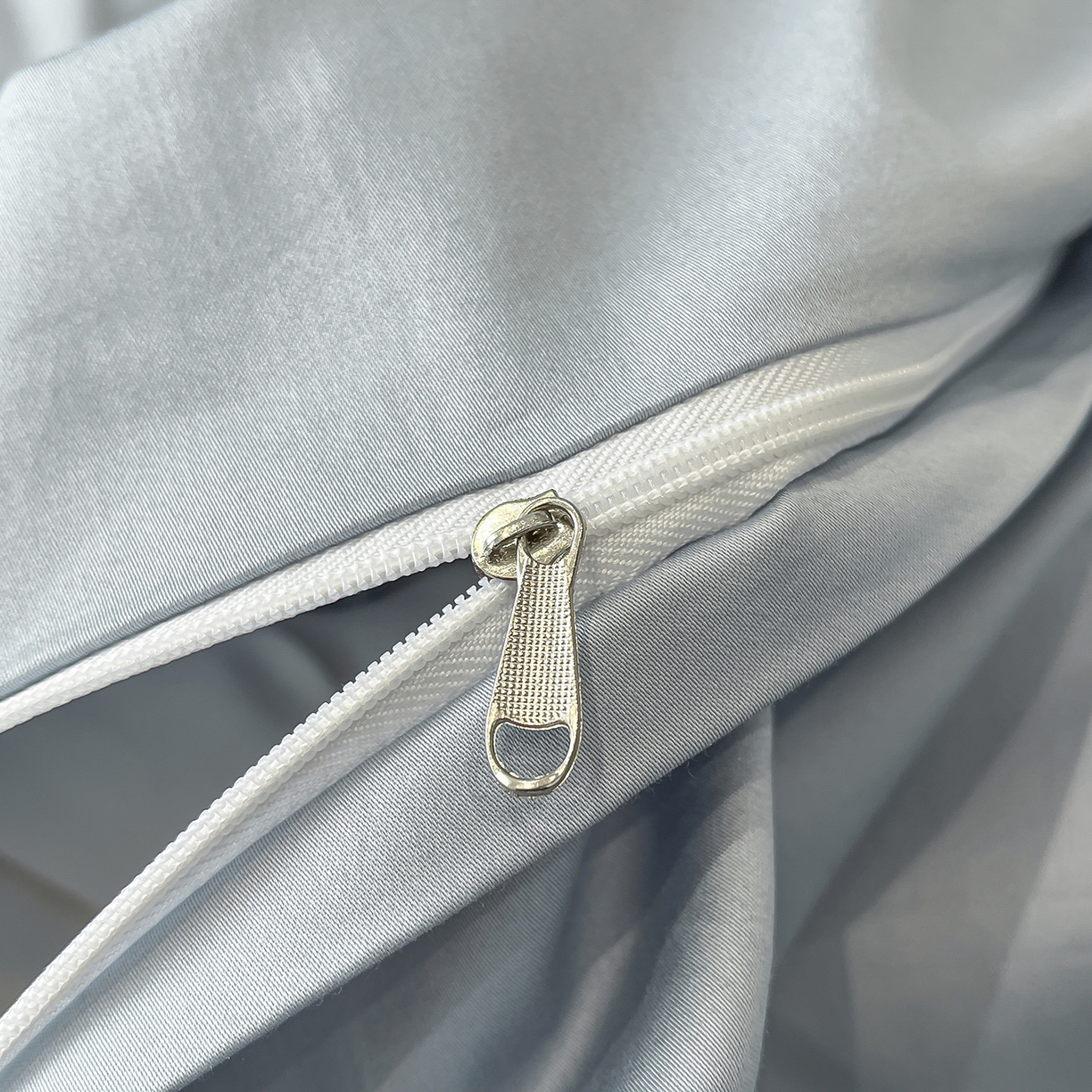 91家纺网 家纺一手货源 找家纺 置顶家纺 2025新款亲肤加厚磨毛刺绣四件套-花间拾梦系列 花间拾梦-浅蓝