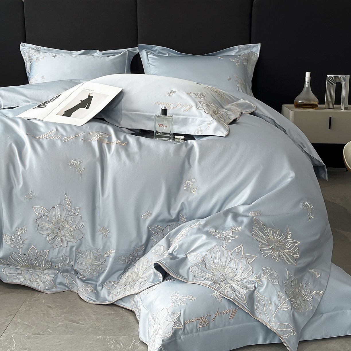 91家纺网 家纺一手货源 找家纺 置顶家纺 2025新款亲肤加厚磨毛刺绣四件套-花间拾梦系列 花间拾梦-浅蓝