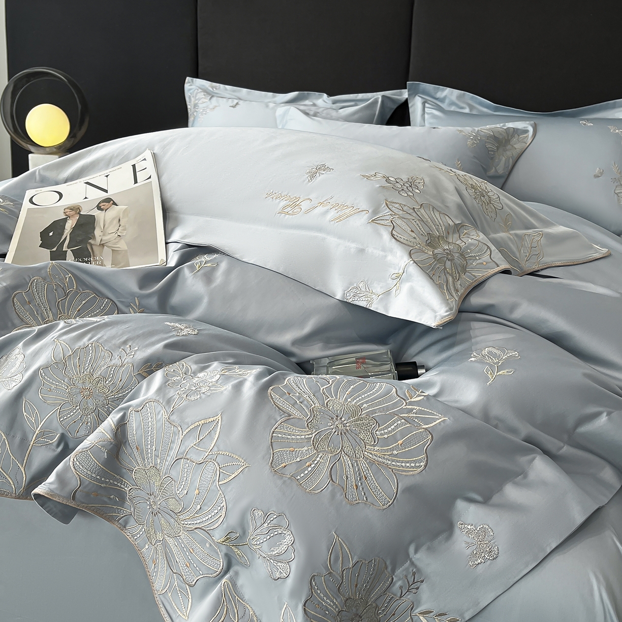 91家纺网 家纺一手货源 找家纺 置顶家纺 2025新款亲肤加厚磨毛刺绣四件套-花间拾梦系列 花间拾梦-浅蓝