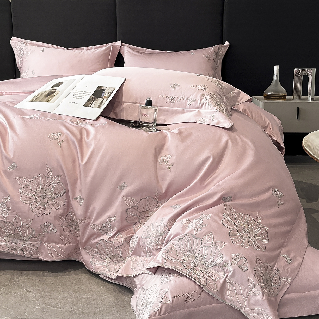 91家纺网 家纺一手货源 找家纺 置顶家纺 2025新款亲肤加厚磨毛刺绣四件套-花间拾梦系列 花间拾梦-浅豆沙