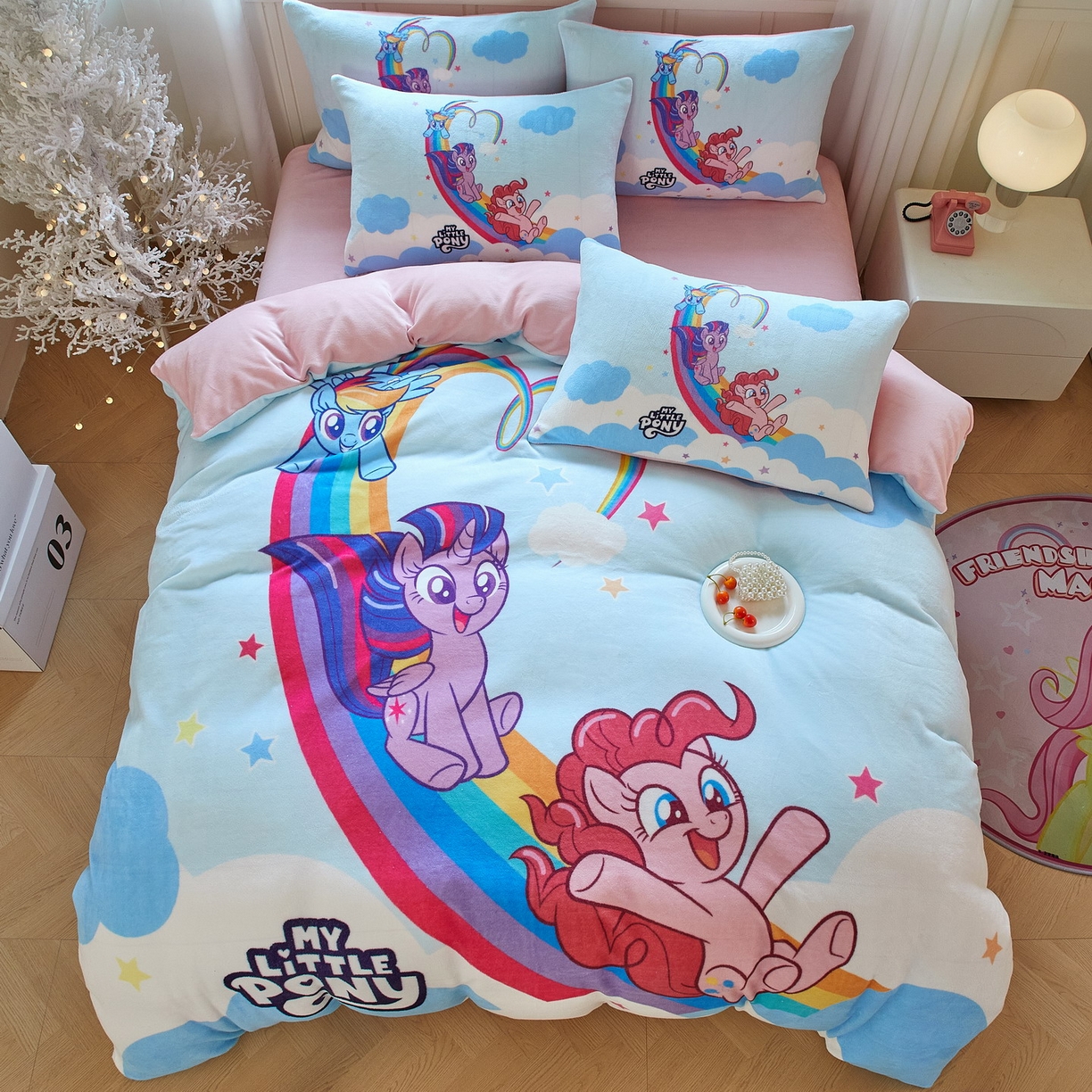 91家纺网 家纺一手货源 找家纺 蘭菲家纺 2025新款小马宝莉牛奶绒四件套 嗨皮-宝莉