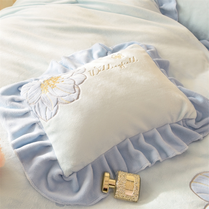 91家纺网 家纺一手货源 找家纺 （总）绒棉世家 2025独家新款设计款高克重牛奶绒贴布绣四件套-花颜如梦系列