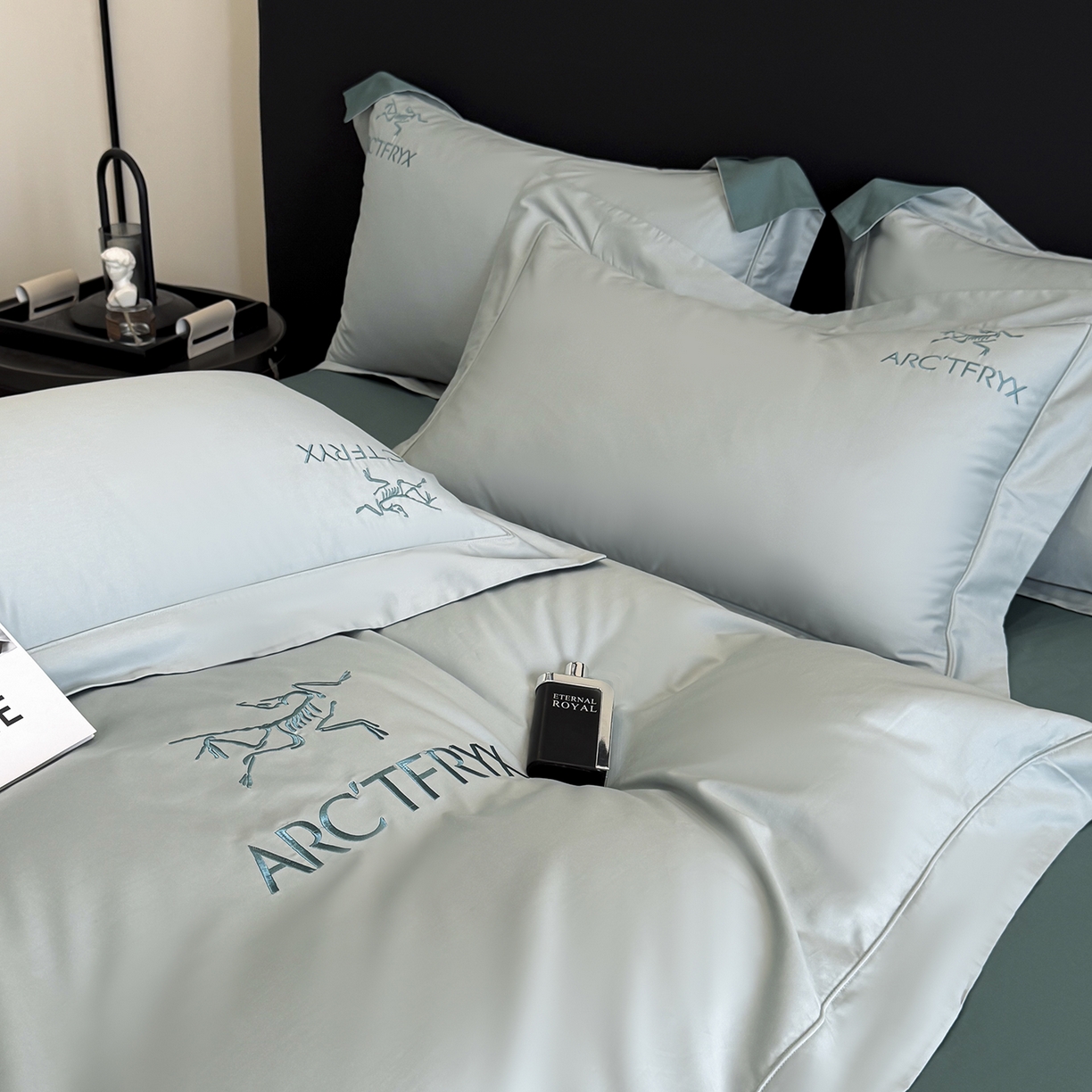 91家纺网 家纺一手货源 找家纺 置顶家纺 2025新款轻奢50双股长绒棉全棉刺绣骨头鸟四件套 轻奢-繁星蓝+浅石兰