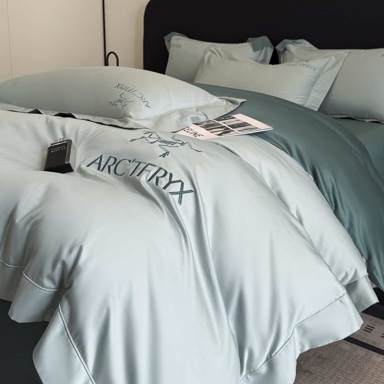 91家纺网 家纺一手货源 找家纺 置顶家纺 2025新款轻奢50双股长绒棉全棉刺绣骨头鸟四件套 轻奢-繁星蓝+浅石兰