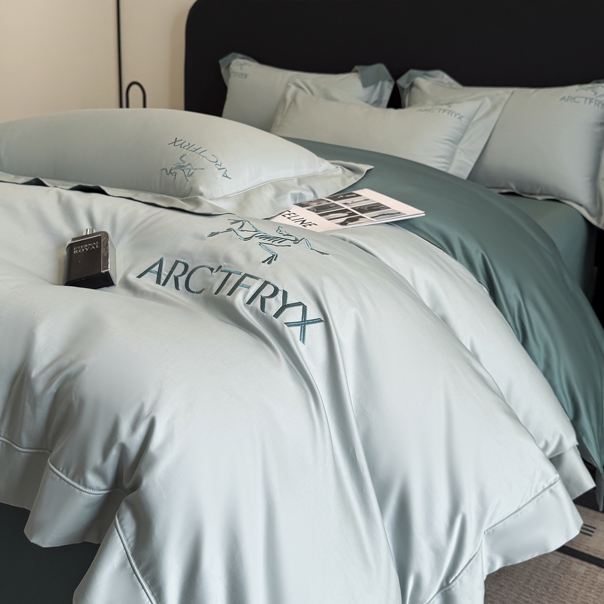 91家纺网 家纺一手货源 找家纺 置顶家纺 2025新款轻奢50双股长绒棉全棉刺绣骨头鸟四件套 轻奢-繁星蓝+浅石兰