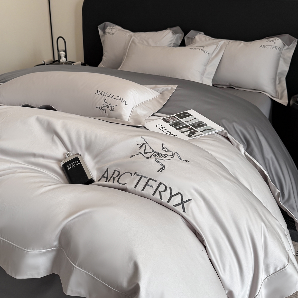 91家纺网 家纺一手货源 找家纺 置顶家纺 2025新款轻奢50双股长绒棉全棉刺绣骨头鸟四件套 轻奢-山灰+高级灰