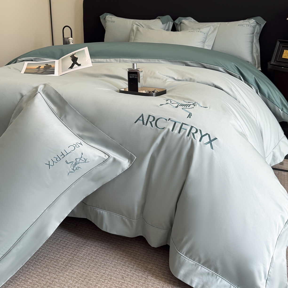 91家纺网 家纺一手货源 找家纺 置顶家纺 2025新款轻奢50双股长绒棉全棉刺绣骨头鸟四件套 轻奢-繁星蓝+浅石兰