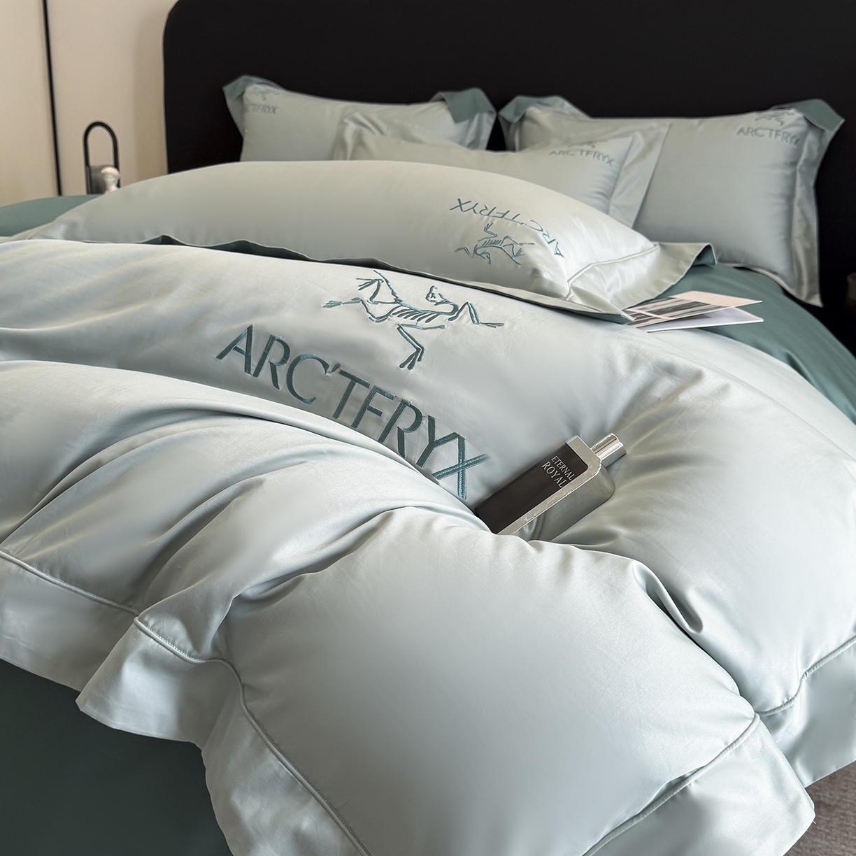 91家纺网 家纺一手货源 找家纺 置顶家纺 2025新款轻奢50双股长绒棉全棉刺绣骨头鸟四件套 轻奢-繁星蓝+浅石兰