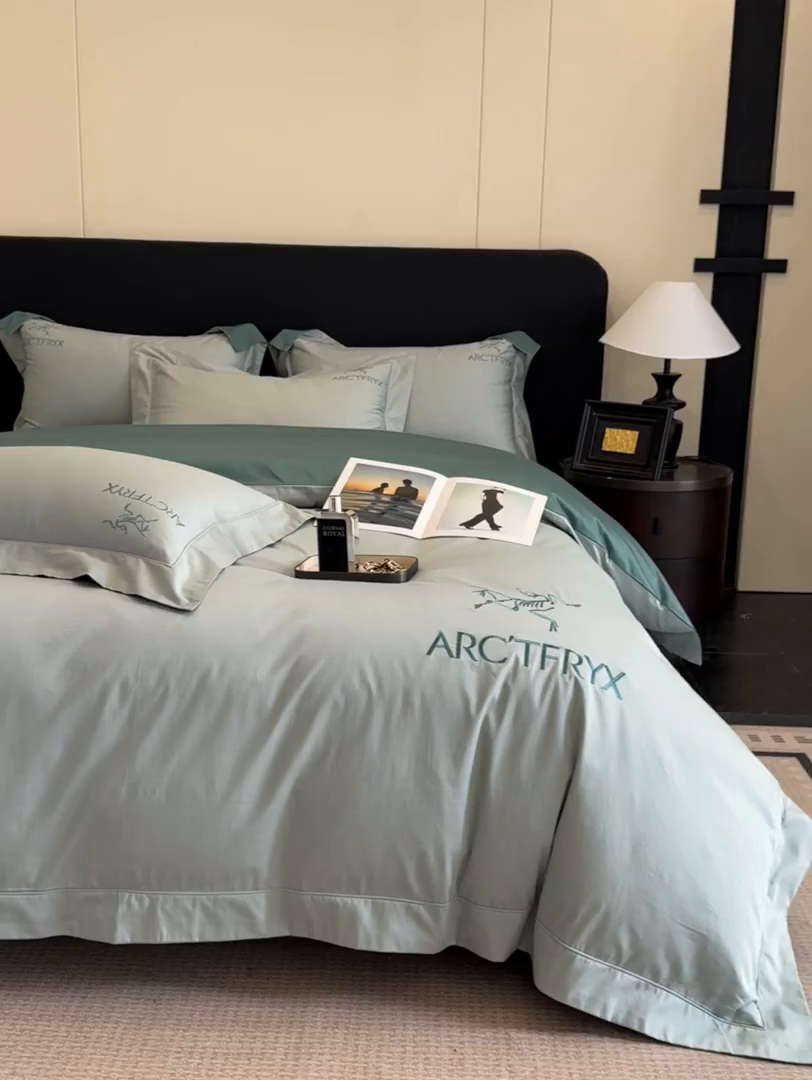 91家纺网 家纺一手货源 找家纺 置顶家纺 2025新款轻奢50双股长绒棉全棉刺绣骨头鸟四件套 轻奢-繁星蓝+浅石兰