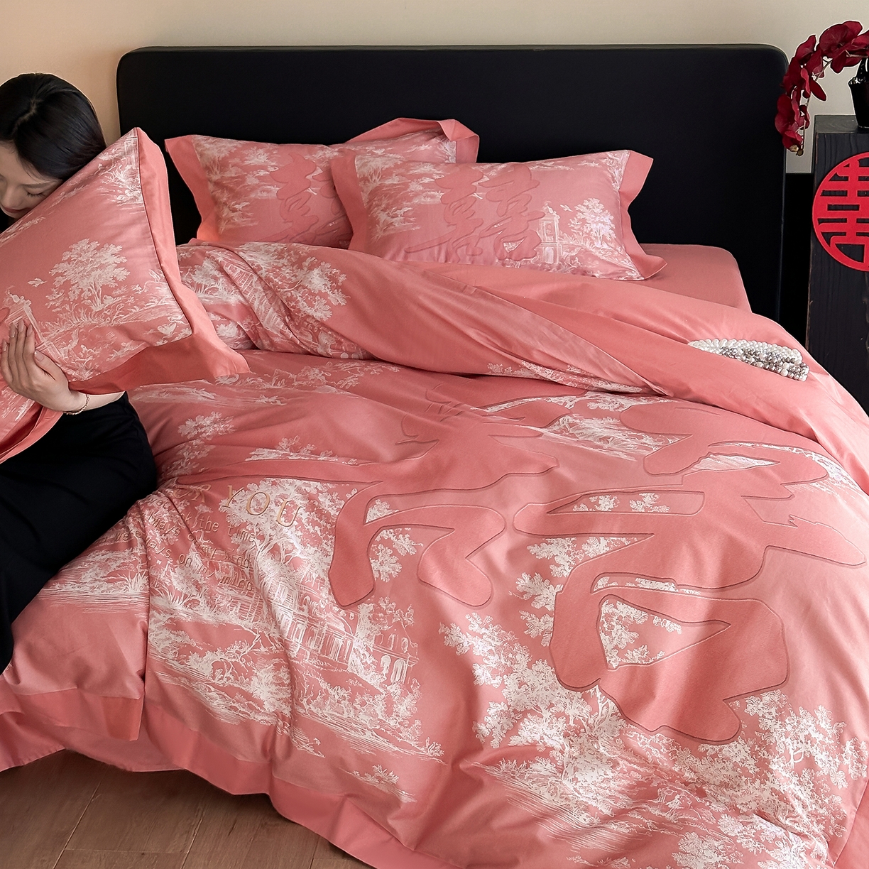 91家纺网 家纺一手货源 找家纺 置顶家纺 2025新款时禧婚庆亲肤数码印花四件套 禧时-粉