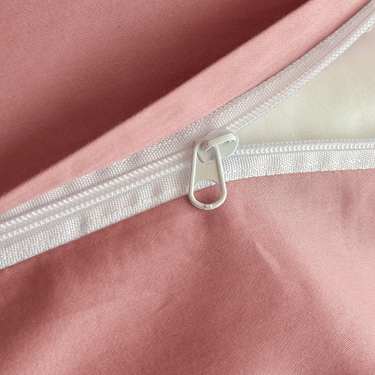 91家纺网 家纺一手货源 找家纺 置顶家纺 2025新款时禧婚庆亲肤数码印花四件套 禧时-粉