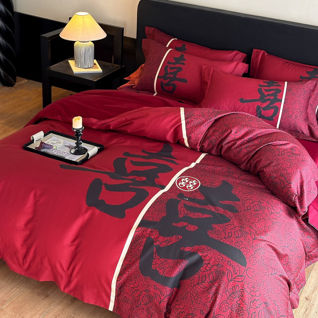 91家纺网 家纺一手货源 找家纺 置顶家纺 2025新款时禧婚庆亲肤数码印花四件套 悦禧-酒红