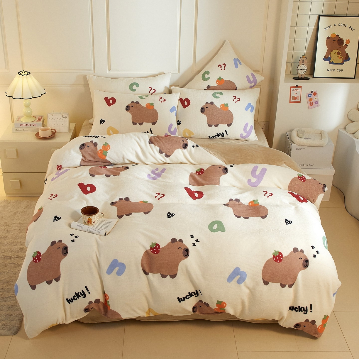 蘭菲家纺 2025新款卡皮巴拉牛奶绒四件套 皮小萌