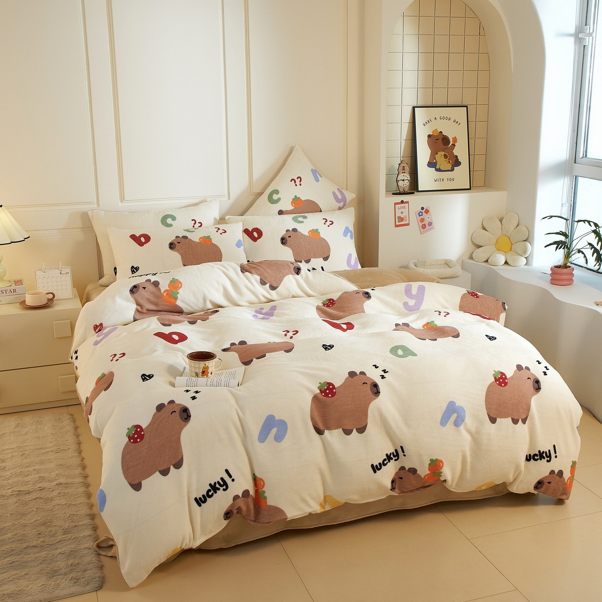 91家纺网 家纺一手货源 找家纺 蘭菲家纺 2025新款卡皮巴拉牛奶绒四件套 皮小萌