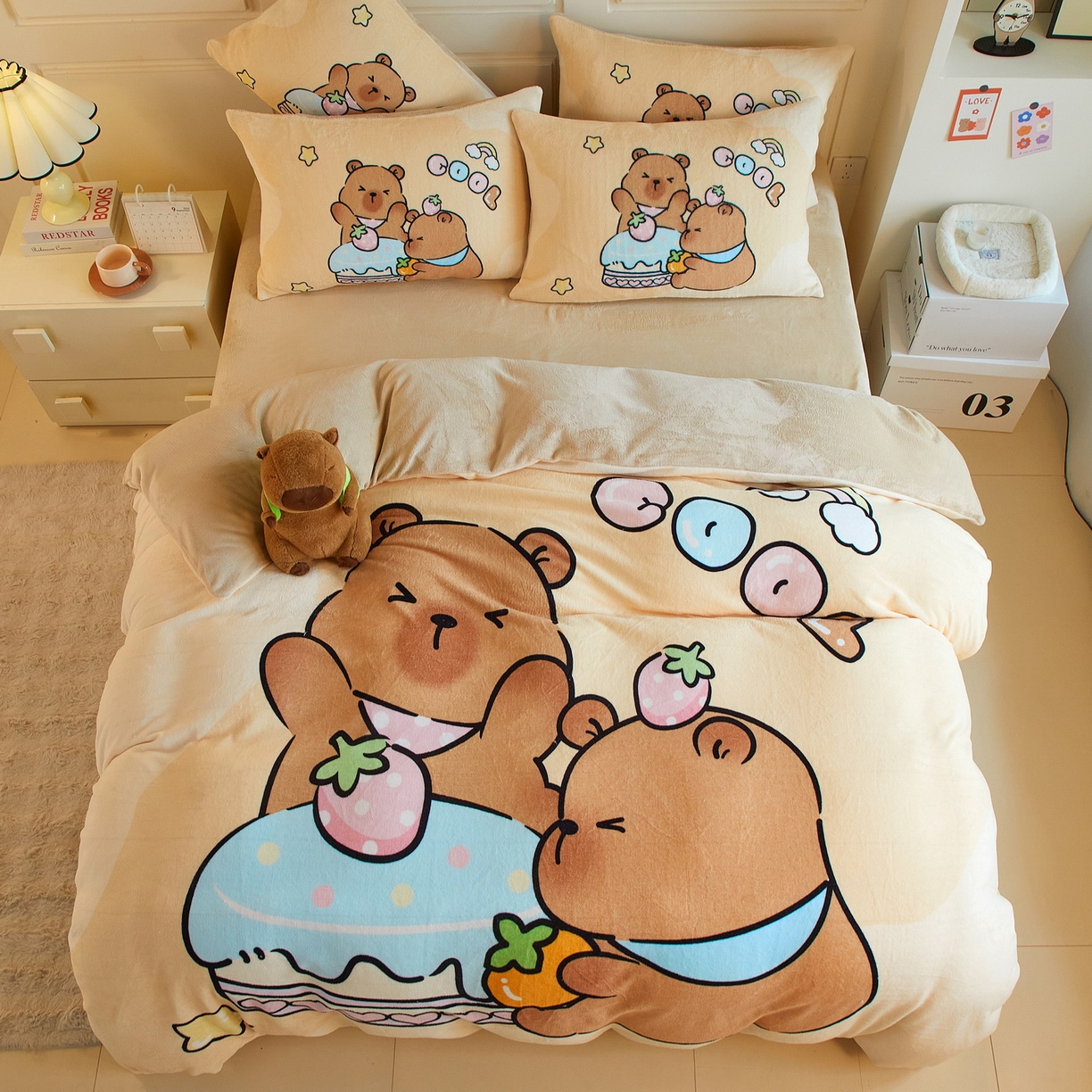 91家纺网 家纺一手货源 找家纺 蘭菲家纺 2025新款卡皮巴拉牛奶绒四件套 爱卡皮