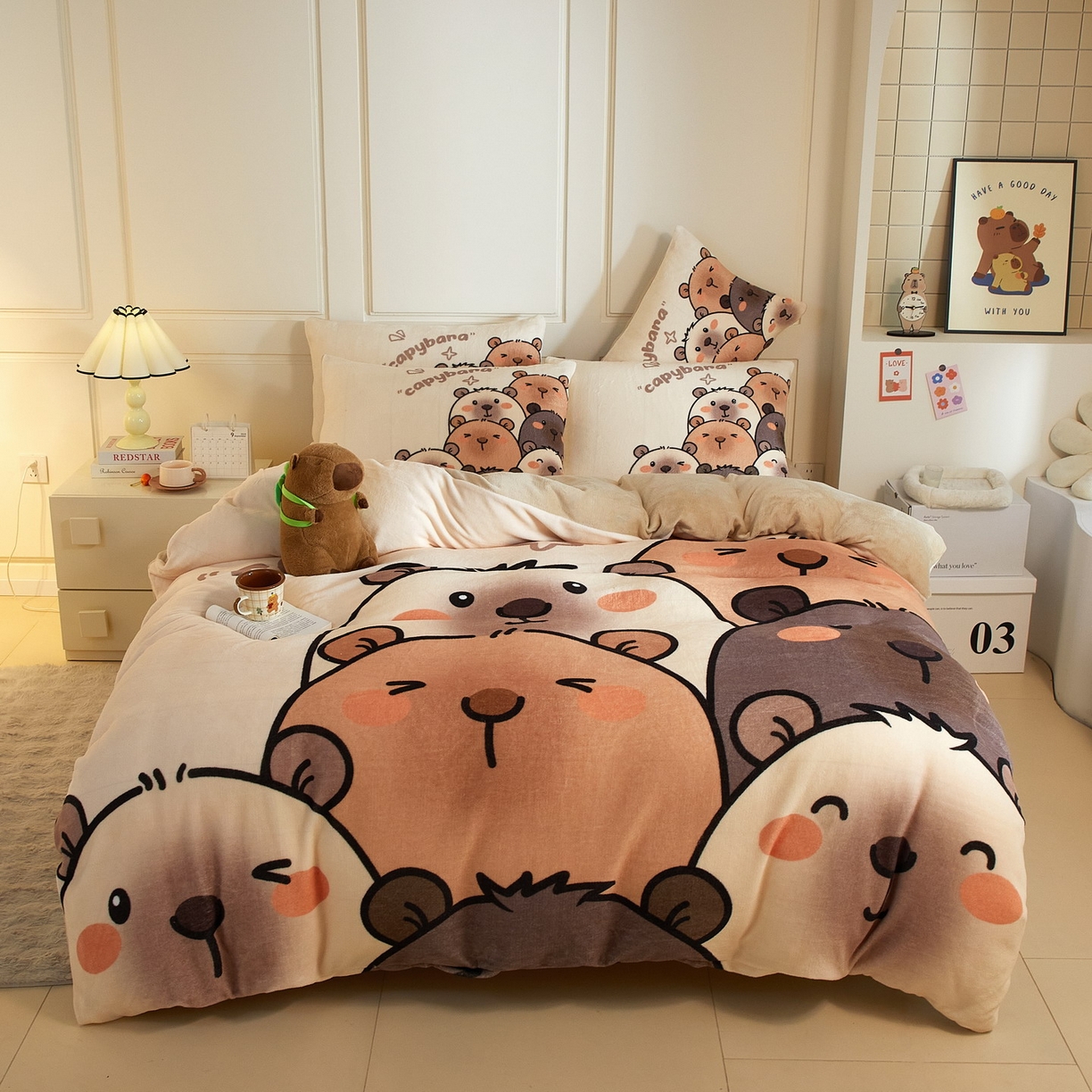 91家纺网 家纺一手货源 找家纺 蘭菲家纺 2025新款卡皮巴拉牛奶绒四件套 豚一家