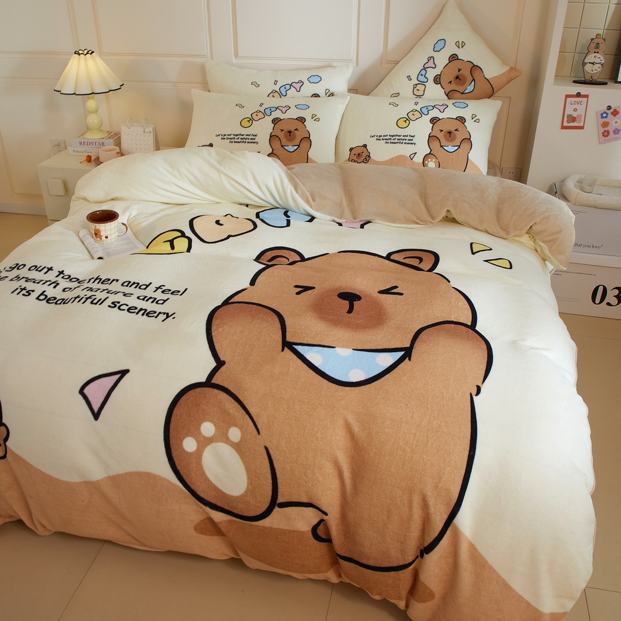 91家纺网 家纺一手货源 找家纺 蘭菲家纺 2025新款卡皮巴拉牛奶绒四件套 熊巴拉