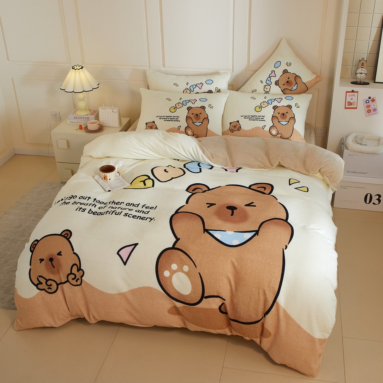 91家纺网 家纺一手货源 找家纺 蘭菲家纺 2025新款卡皮巴拉牛奶绒四件套 熊巴拉