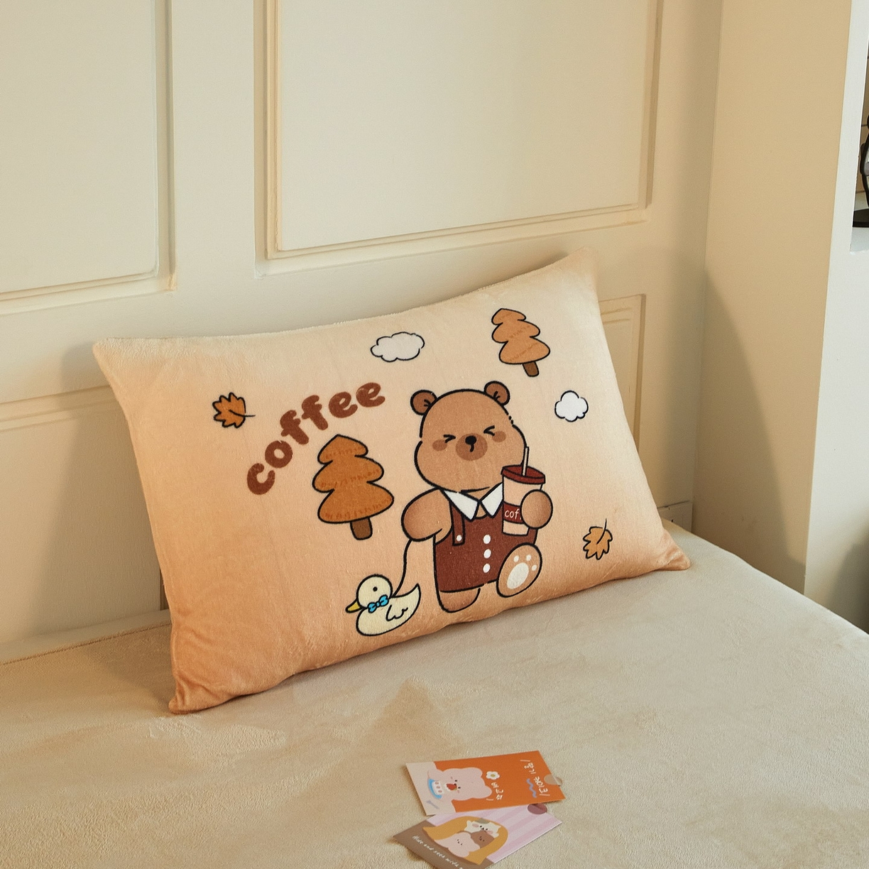 91家纺网 家纺一手货源 找家纺 蘭菲家纺 2025新款卡皮巴拉牛奶绒四件套 拉小鸭