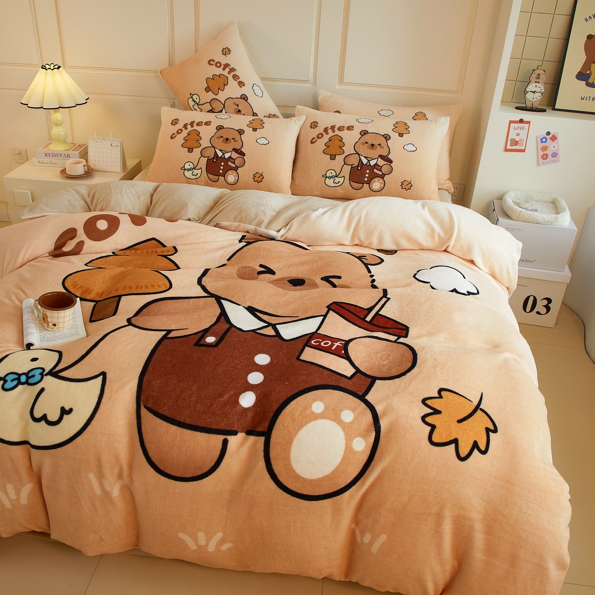 91家纺网 家纺一手货源 找家纺 蘭菲家纺 2025新款卡皮巴拉牛奶绒四件套 拉小鸭