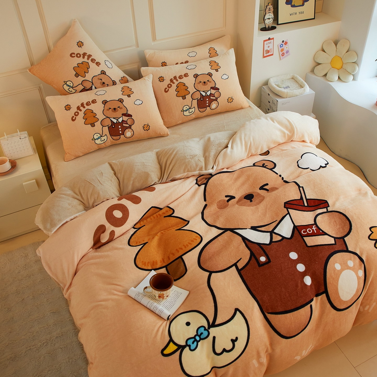 91家纺网 家纺一手货源 找家纺 蘭菲家纺 2025新款卡皮巴拉牛奶绒四件套 拉小鸭