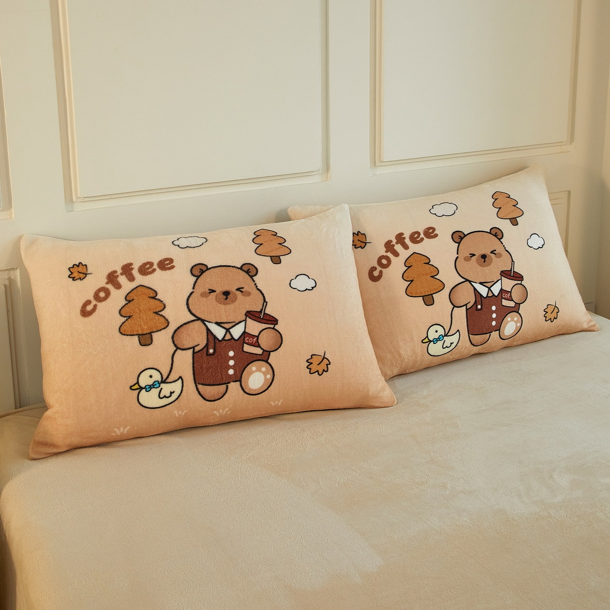 91家纺网 家纺一手货源 找家纺 蘭菲家纺 2025新款卡皮巴拉牛奶绒四件套 拉小鸭