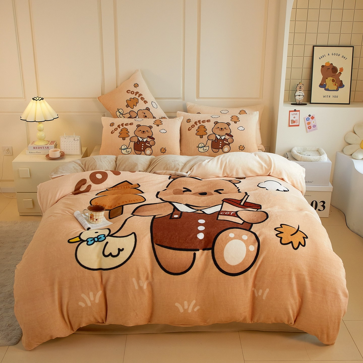 91家纺网 家纺一手货源 找家纺 蘭菲家纺 2025新款卡皮巴拉牛奶绒四件套 拉小鸭