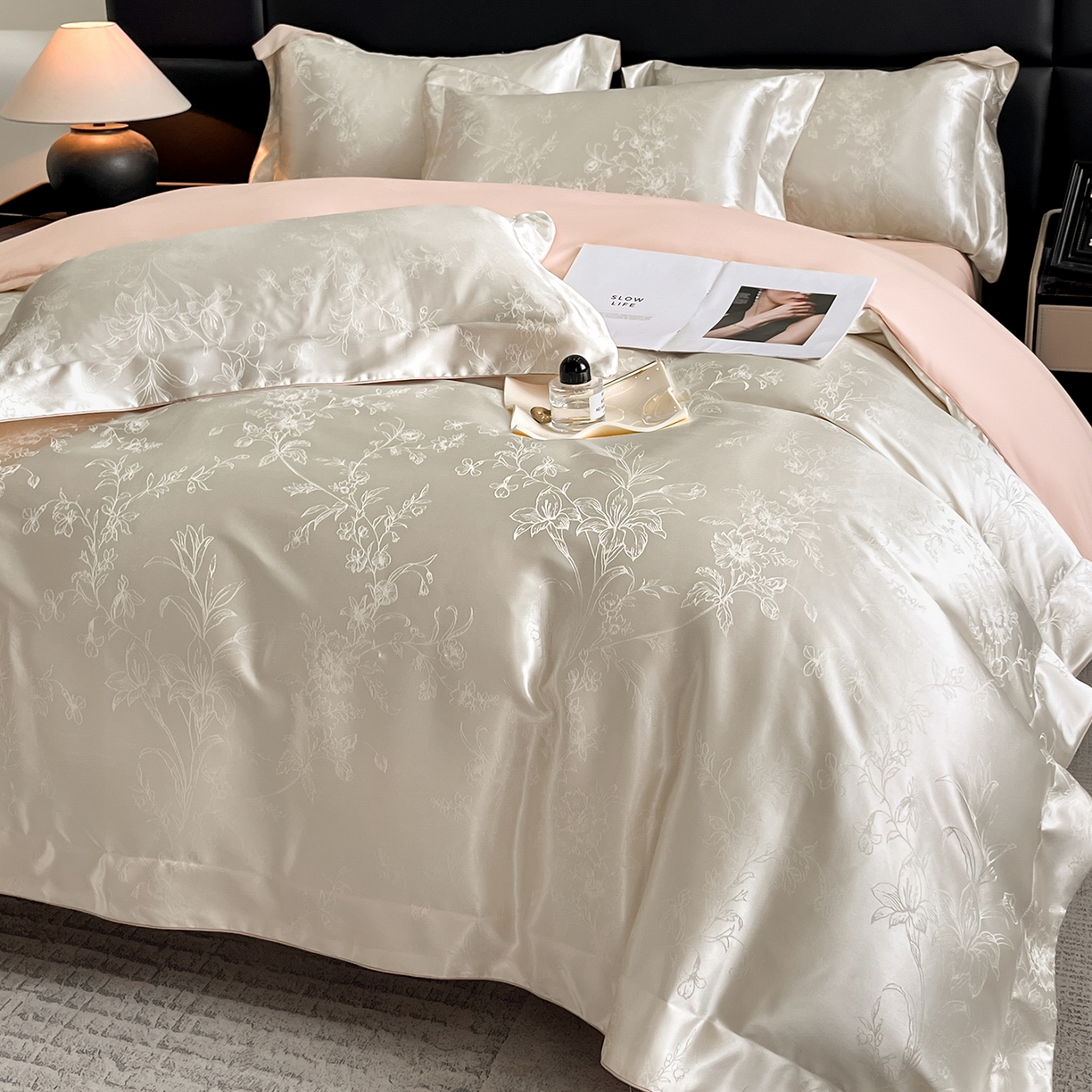 91家纺网 家纺一手货源 找家纺 置顶家纺 2025新款幸卉亲肤提花四件套 幸卉-白+粉