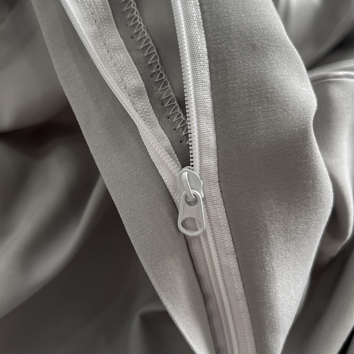 91家纺网 家纺一手货源 找家纺 置顶家纺 2025新款幸卉亲肤提花四件套 幸卉-高级灰