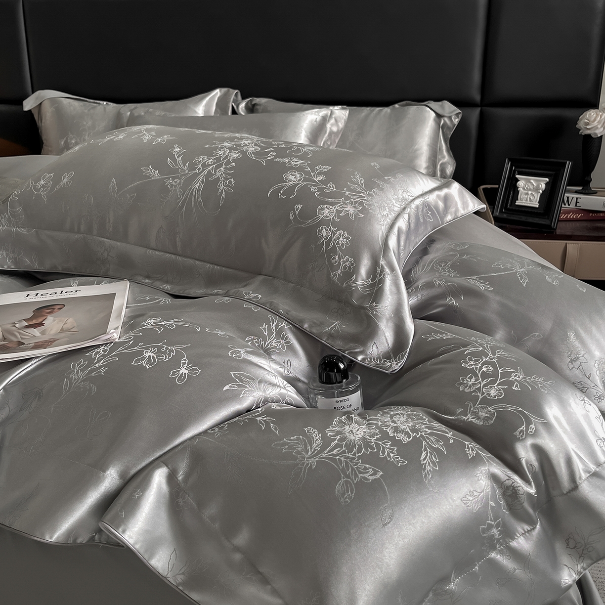 91家纺网 家纺一手货源 找家纺 置顶家纺 2025新款幸卉亲肤提花四件套 幸卉-高级灰