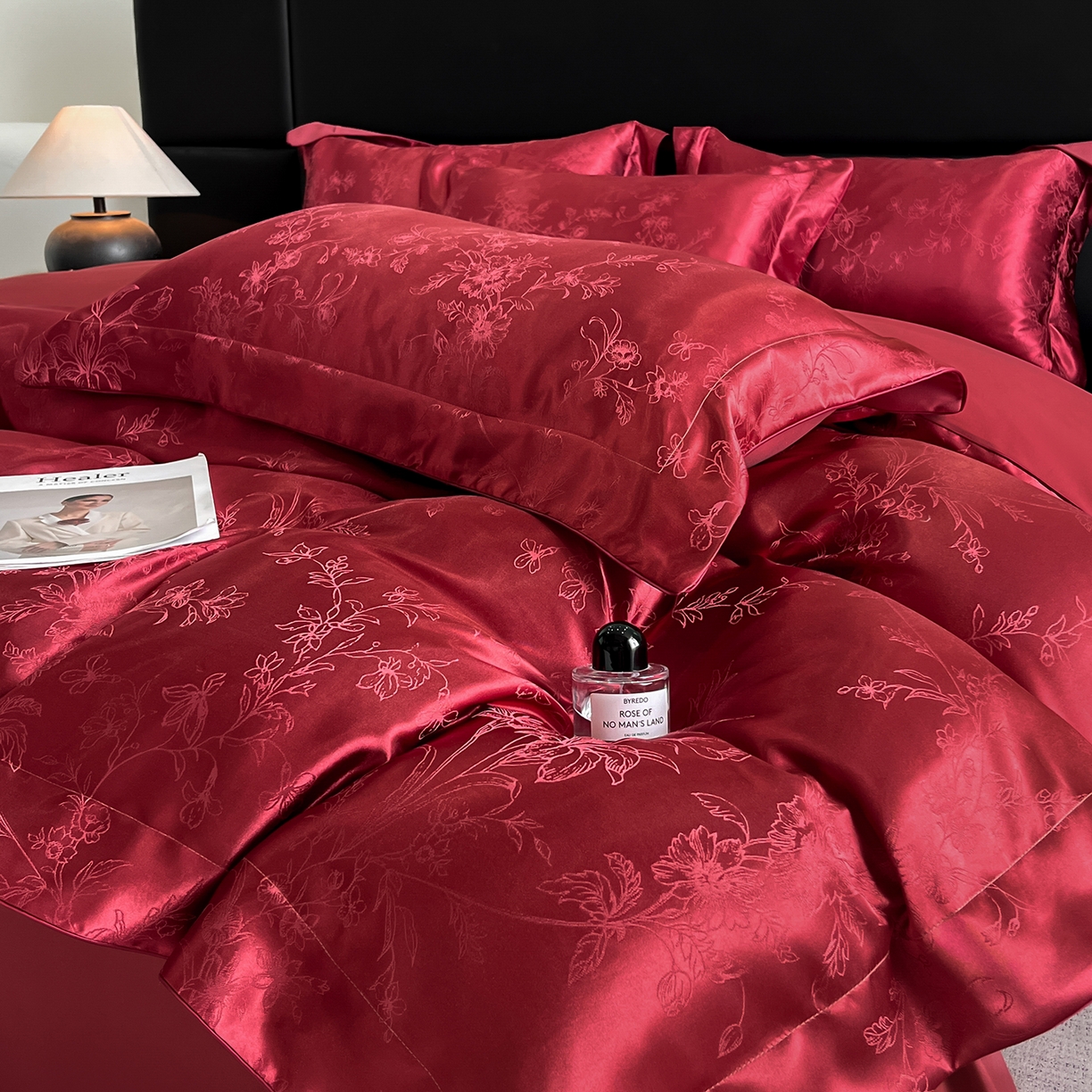 91家纺网 家纺一手货源 找家纺 置顶家纺 2025新款幸卉亲肤提花四件套 幸卉-温馨红