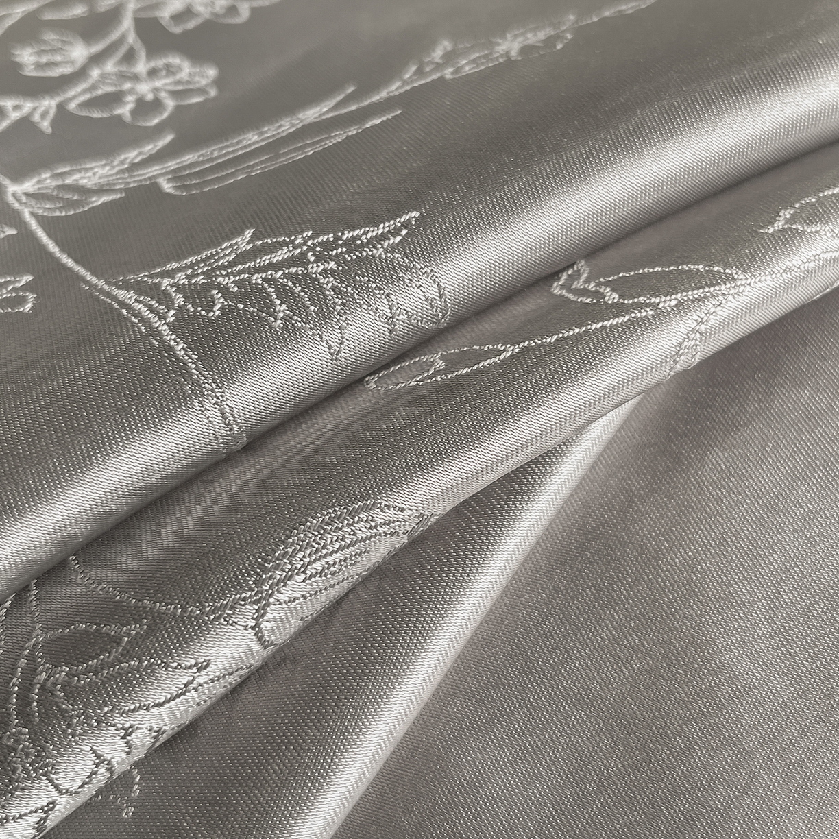 91家纺网 家纺一手货源 找家纺 置顶家纺 2025新款幸卉亲肤提花四件套 幸卉-浅灰