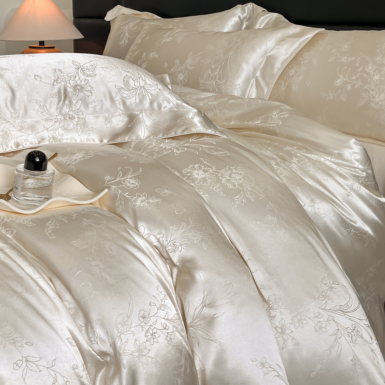 91家纺网 家纺一手货源 找家纺 置顶家纺 2025新款幸卉亲肤提花四件套 幸卉-奶昔白