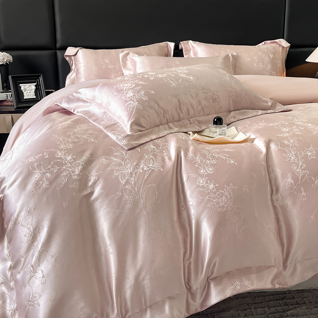 91家纺网 家纺一手货源 找家纺 置顶家纺 2025新款幸卉亲肤提花四件套 幸卉-粉紫