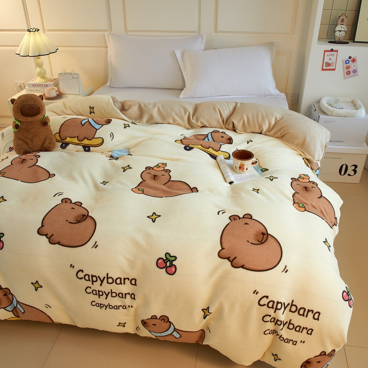 91家纺网 家纺一手货源 找家纺 蘭菲家纺 2025新款卡皮巴拉牛奶绒单被套 被套单件 爱滑板