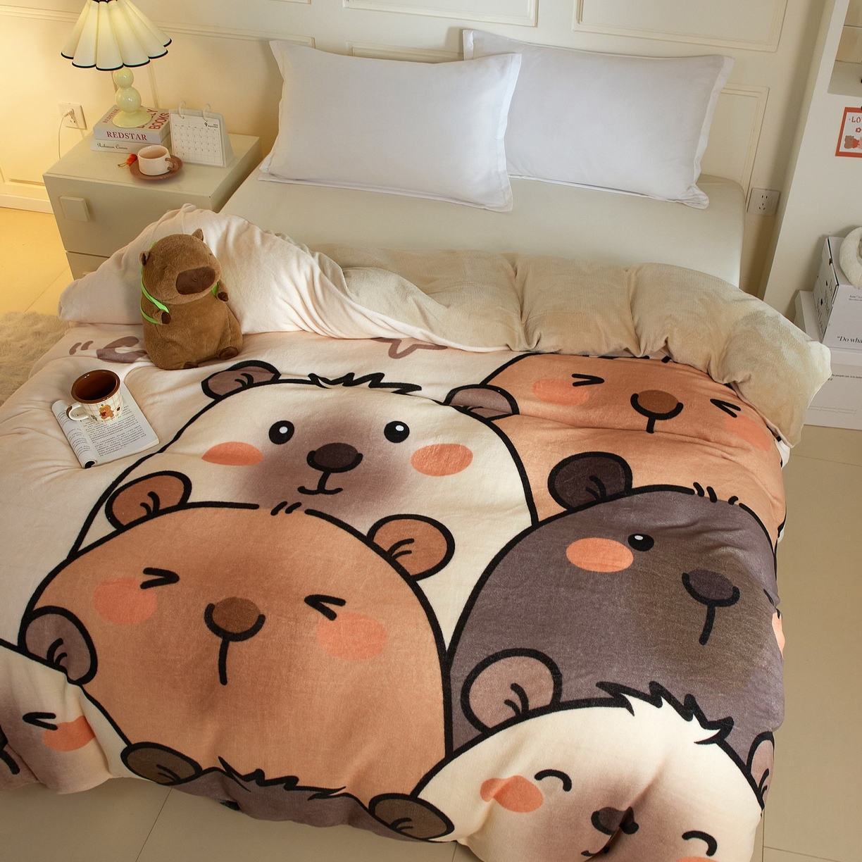 91家纺网 家纺一手货源 找家纺 蘭菲家纺 2025新款卡皮巴拉牛奶绒单被套 被套单件 豚一家