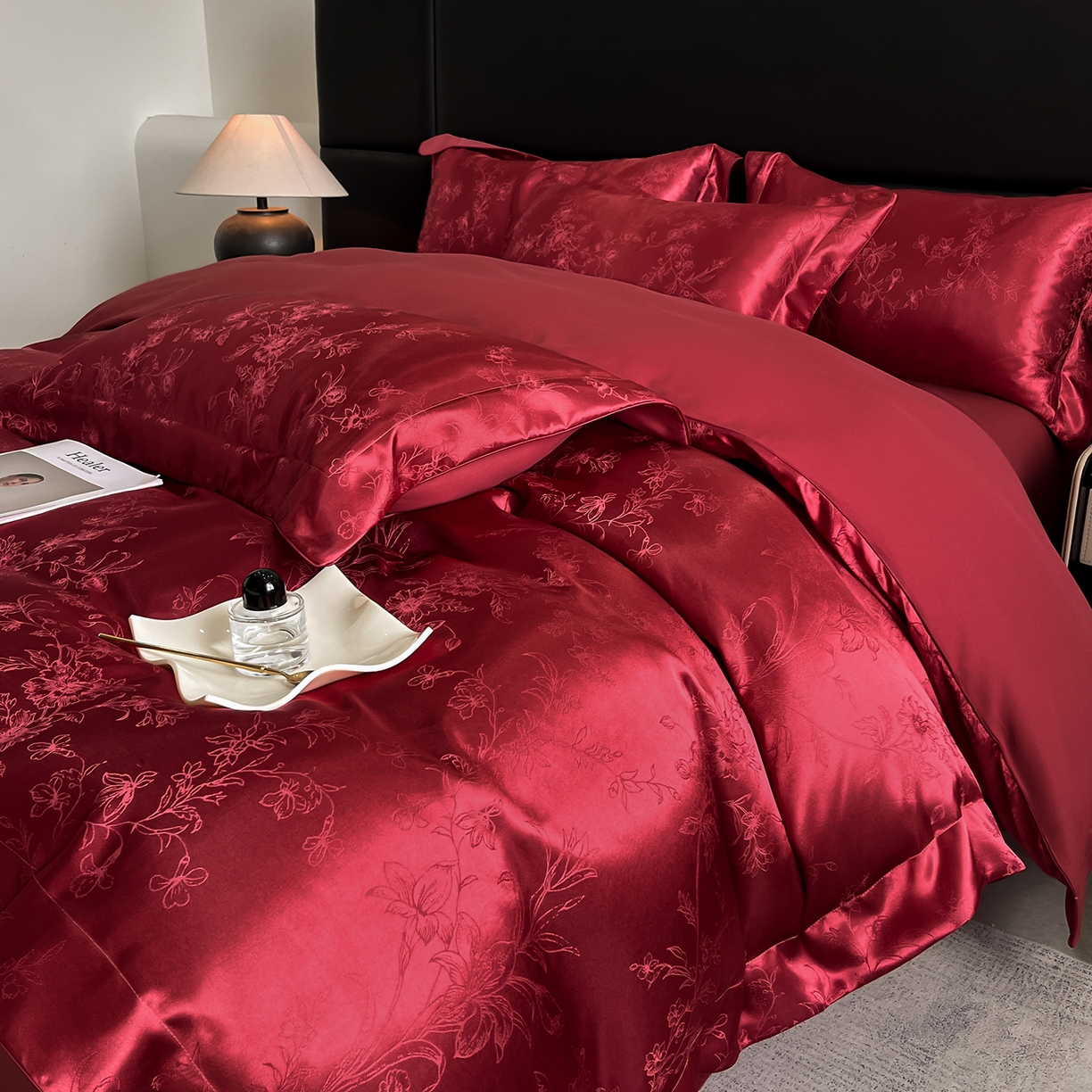 91家纺网 家纺一手货源 找家纺 置顶家纺 2025新款幸卉亲肤提花四件套 幸卉-温馨红