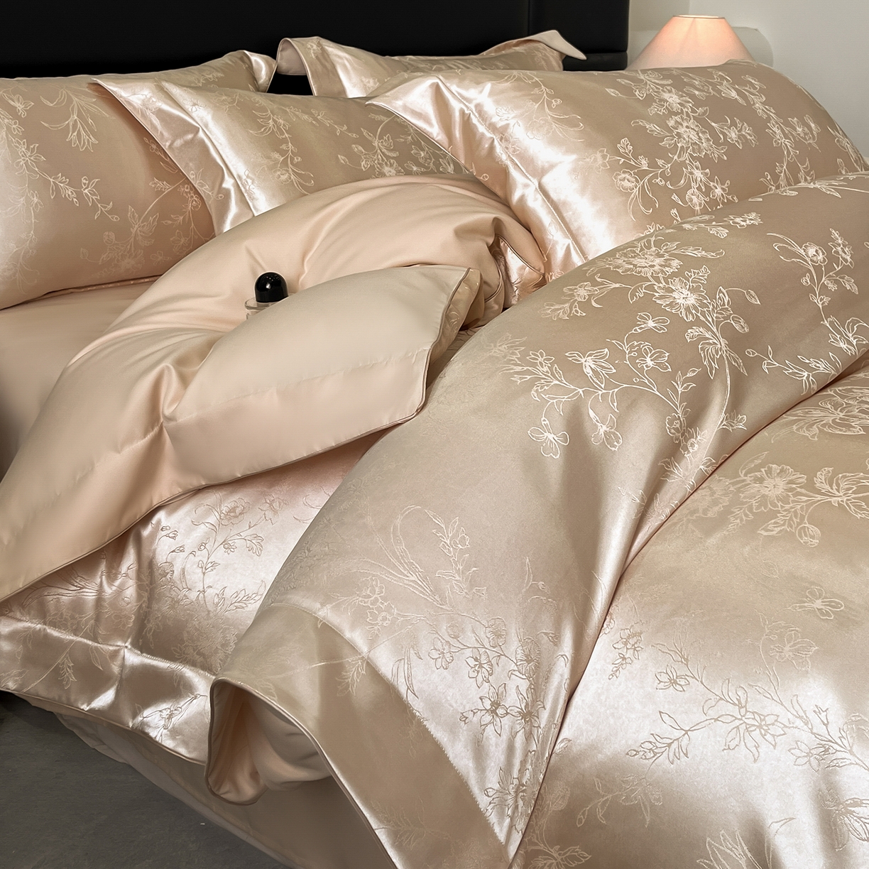 91家纺网 家纺一手货源 找家纺 置顶家纺 2025新款幸卉亲肤提花四件套 幸卉-香槟