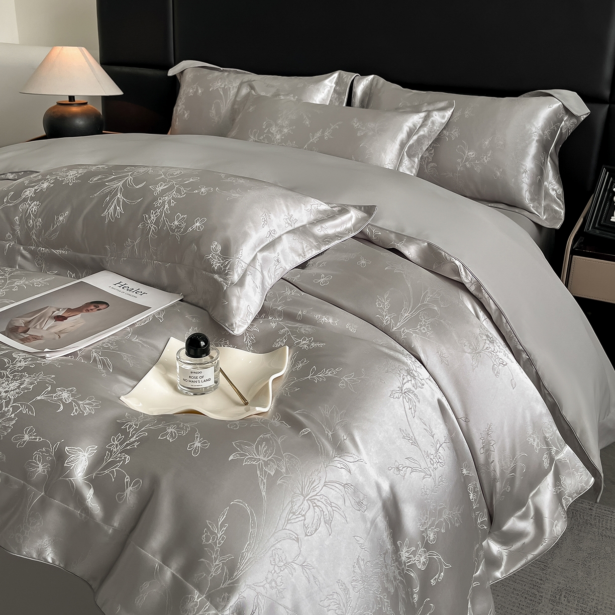 91家纺网 家纺一手货源 找家纺 置顶家纺 2025新款幸卉亲肤提花四件套 幸卉-浅灰