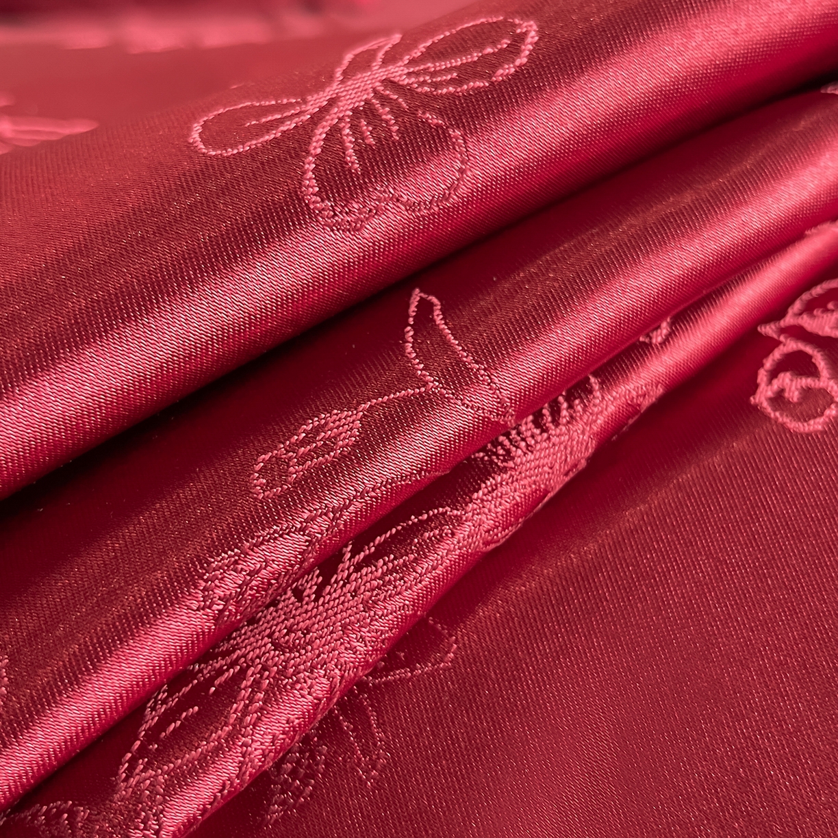 91家纺网 家纺一手货源 找家纺 置顶家纺 2025新款幸卉亲肤提花四件套 幸卉-温馨红