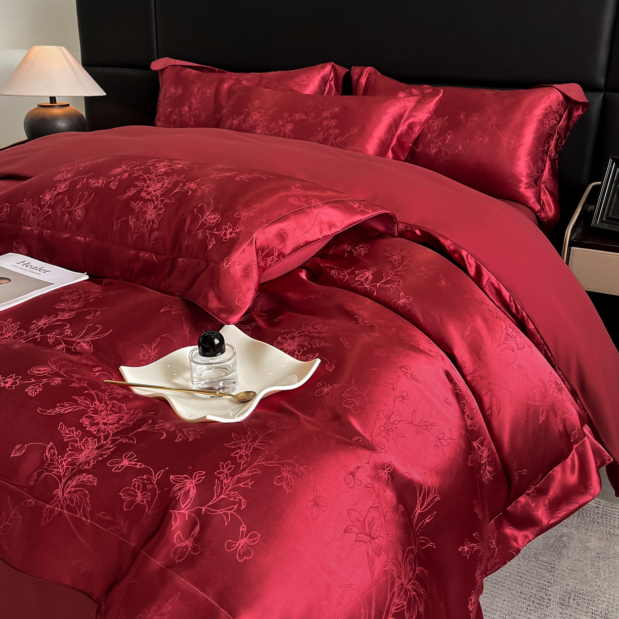 91家纺网 家纺一手货源 找家纺 置顶家纺 2025新款幸卉亲肤提花四件套 幸卉-温馨红