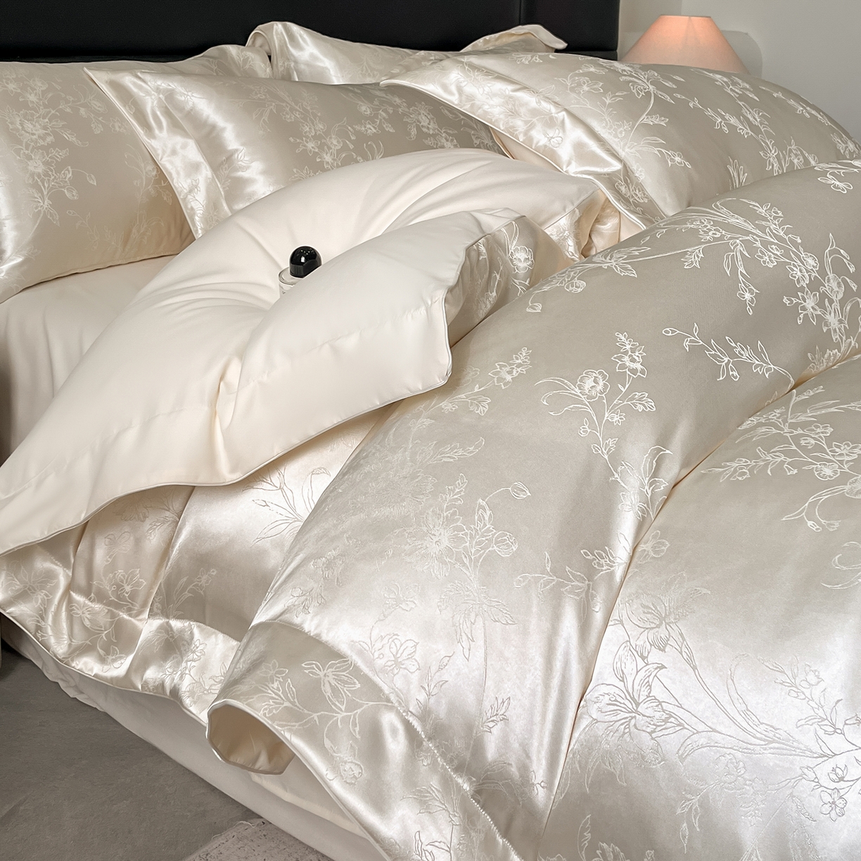 91家纺网 家纺一手货源 找家纺 置顶家纺 2025新款幸卉亲肤提花四件套 幸卉-奶昔白