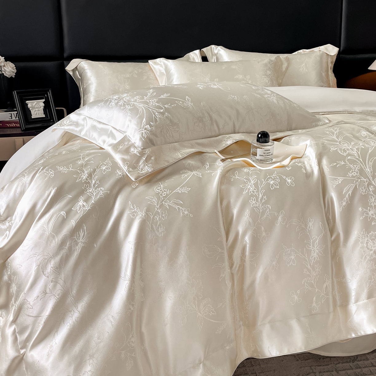 91家纺网 家纺一手货源 找家纺 置顶家纺 2025新款幸卉亲肤提花四件套 幸卉-奶昔白