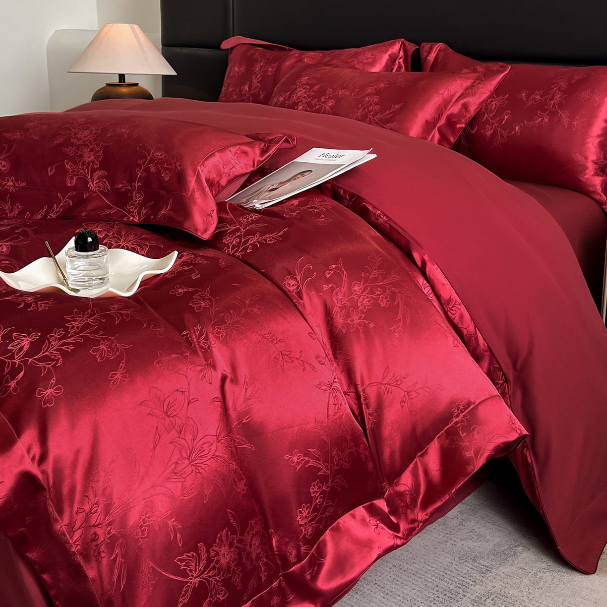 91家纺网 家纺一手货源 找家纺 置顶家纺 2025新款幸卉亲肤提花四件套 幸卉-温馨红